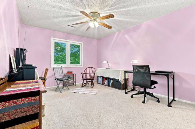 412 Faulkner Court, Ames, IA 50014