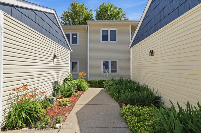 412 Faulkner Court, Ames, IA 50014