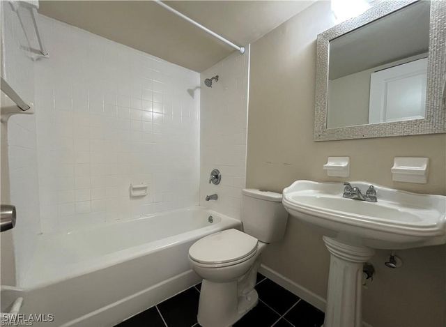 3325 Airport RD N S2, Naples, FL 34105