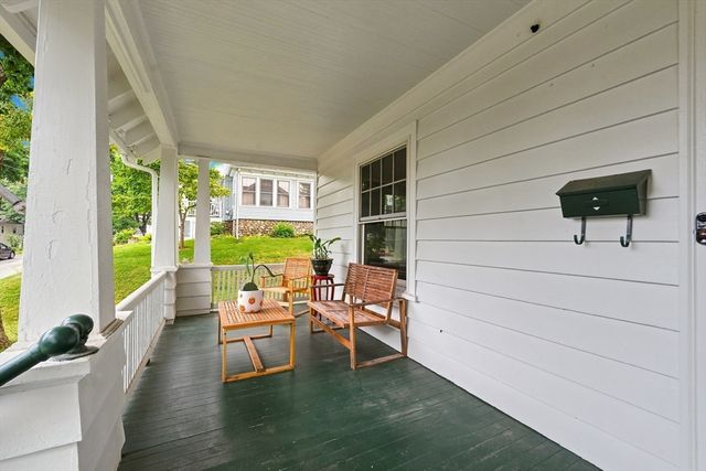 2 Biltmore Rd, Worcester, MA 01602