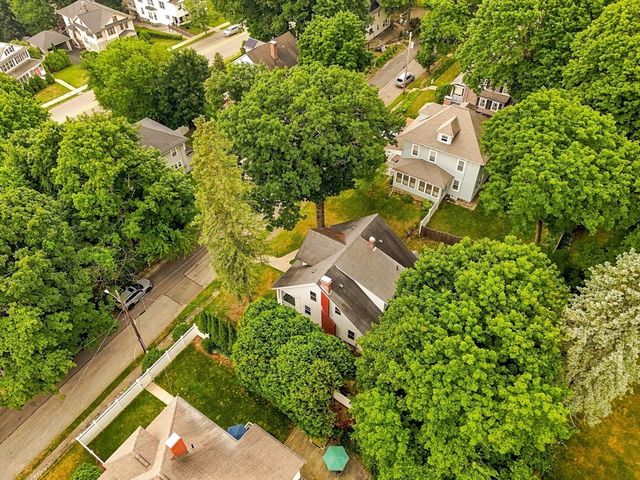 2 Biltmore Rd, Worcester, MA 01602