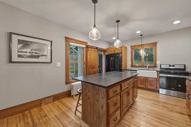 2 Biltmore Rd, Worcester, MA 01602