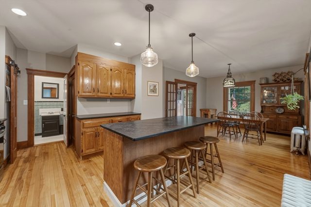 2 Biltmore Rd, Worcester, MA 01602