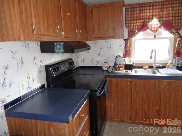 3911 Woodmont Court, Lenoir, NC 28645