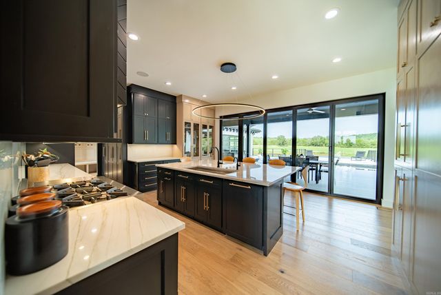 1347 Tucker Cemetery Rd, Mountain Home, AR 72653