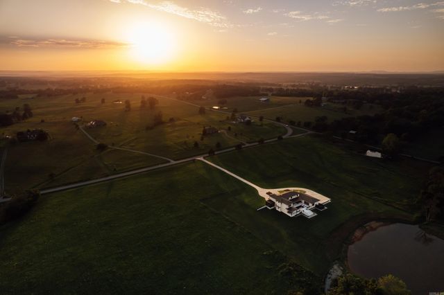 1347 Tucker Cemetery Rd, Mountain Home, AR 72653