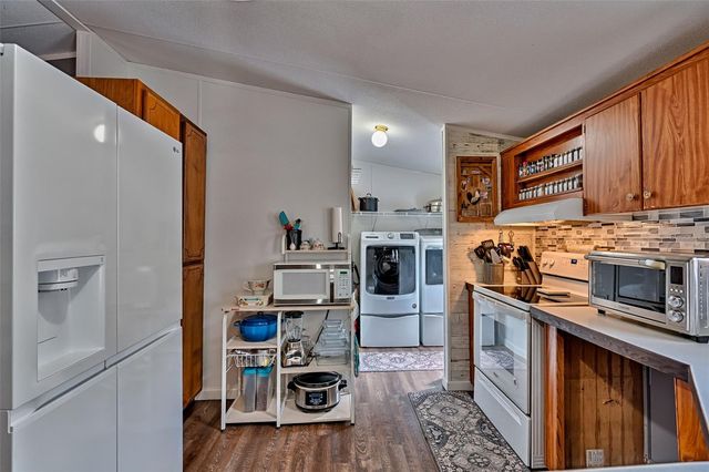 664 NE 748TH AVENUE, Old Town, FL 32680