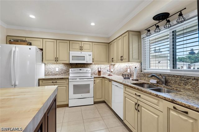 8624 Eleuthera CT, Fort Myers, FL 33907