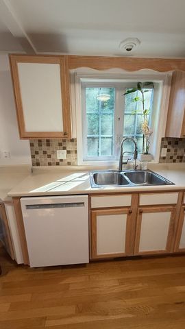 15 Rebecca Ln 15, Dracut, MA 01826