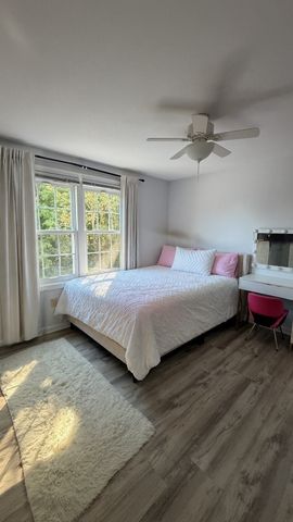15 Rebecca Ln 15, Dracut, MA 01826