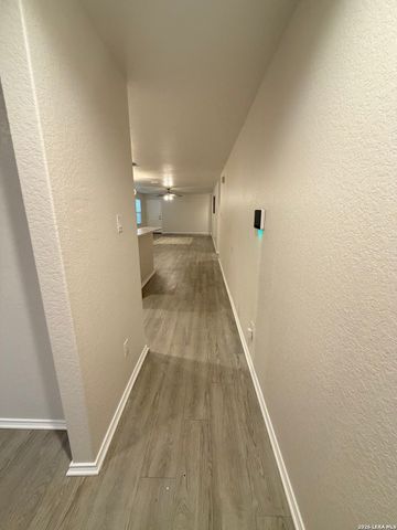 14616 STABLE SPGS, Elmendorf, TX 78112