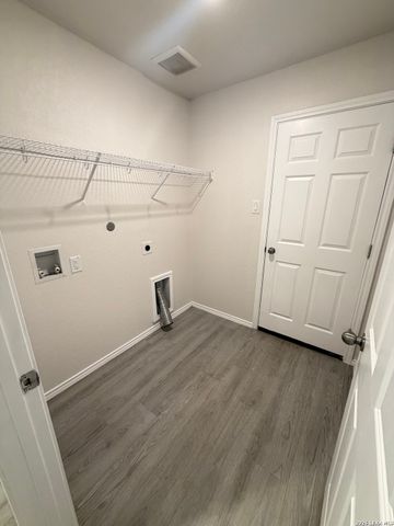 14616 STABLE SPGS, Elmendorf, TX 78112