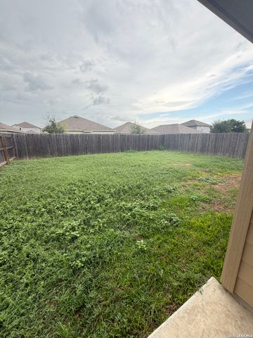 14616 STABLE SPGS, Elmendorf, TX 78112