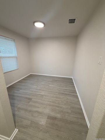 14616 STABLE SPGS, Elmendorf, TX 78112