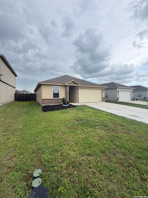 14616 STABLE SPGS, Elmendorf, TX 78112