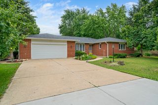1204 Prairie Lane, Yorkville, IL 60560