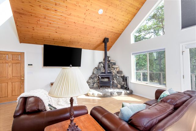 46798 Sequoia Court, Three Rivers, CA 93271