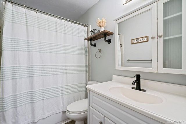 210 Springmeadow Drive C, Holbrook, NY 11741