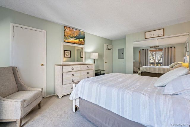 210 Springmeadow Drive C, Holbrook, NY 11741