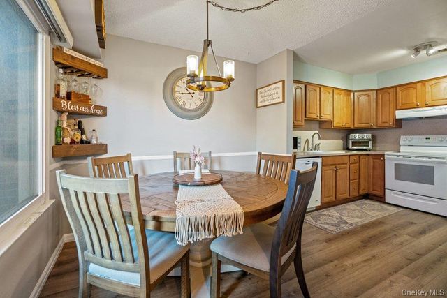 210 Springmeadow Drive C, Holbrook, NY 11741