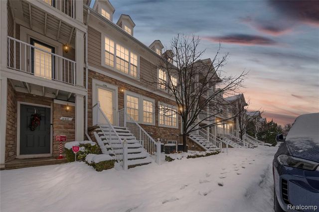 1156 Faulkner, Troy, MI 48083