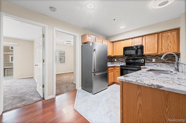 1156 Faulkner, Troy, MI 48083