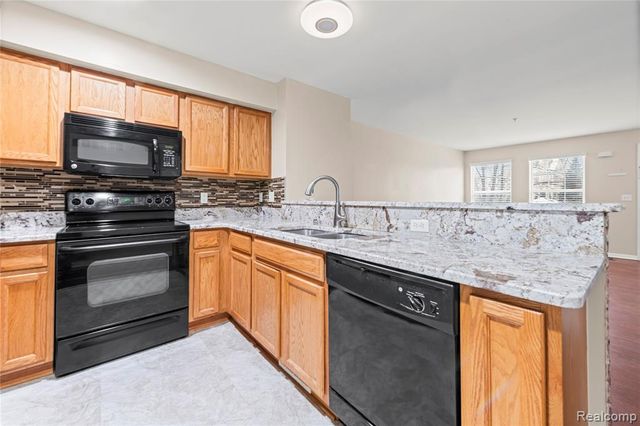 1156 Faulkner, Troy, MI 48083