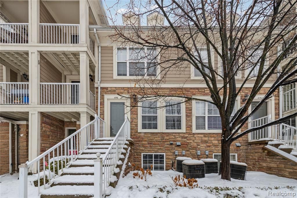 1156 Faulkner, Troy, MI 48083