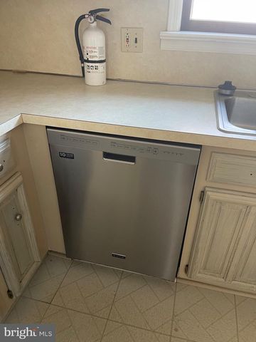 322 MCKINLEY AVE, Pitman, NJ 08071