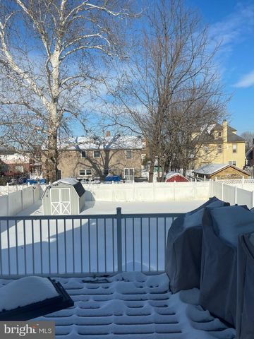 322 MCKINLEY AVE, Pitman, NJ 08071