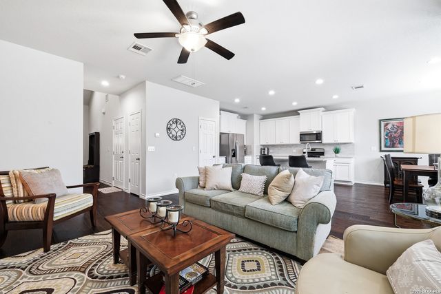 5602 Chestnut Xing, San Antonio, TX 78266