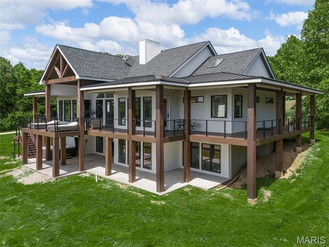 22206 Tree Farm Road, Warrenton, MO 63383