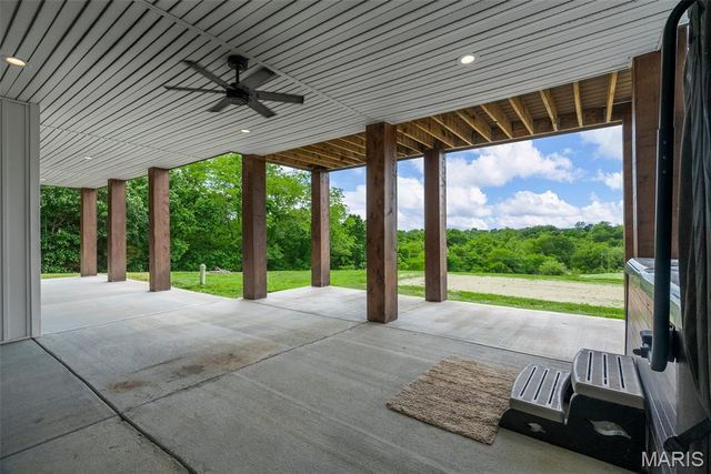 22206 Tree Farm Road, Warrenton, MO 63383