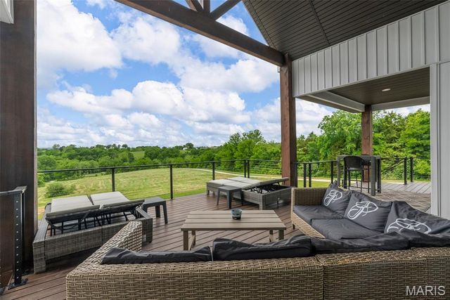 22206 Tree Farm Road, Warrenton, MO 63383
