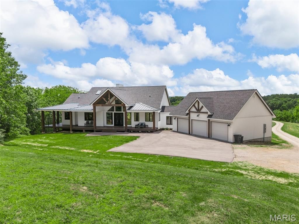 22206 Tree Farm Road, Warrenton, MO 63383