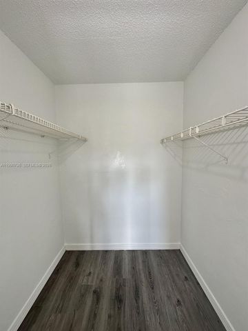 9001 SW 77th Ave C604, Miami, FL 33156