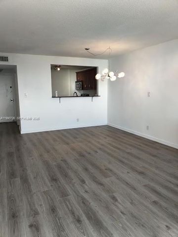 9001 SW 77th Ave C604, Miami, FL 33156