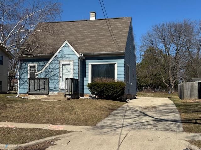 4124 W KIEHNAU AVENUE, Milwaukee, WI 53209