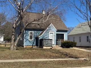 4124 W KIEHNAU AVENUE, Milwaukee, WI 53209