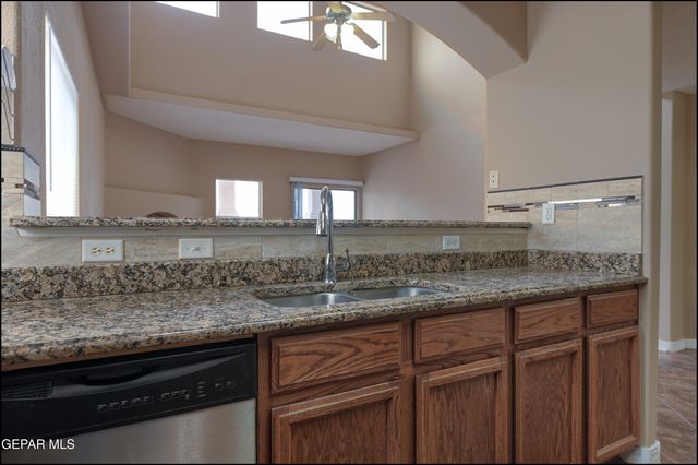 1509 LUZ DE SOL Drive, El Paso, TX 79912