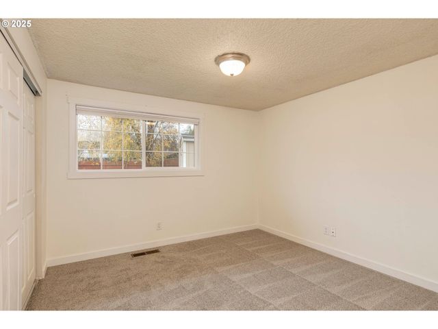 1137 Ne 193RD Ave, Portland, OR 97230