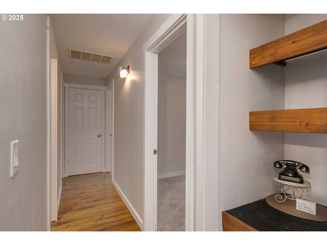 1137 Ne 193RD Ave, Portland, OR 97230