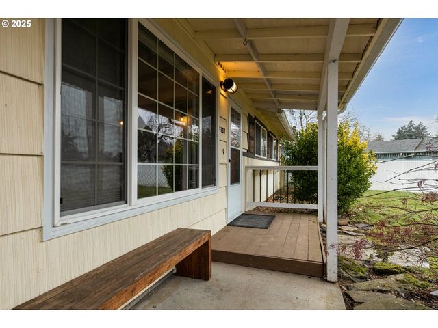 1137 Ne 193RD Ave, Portland, OR 97230