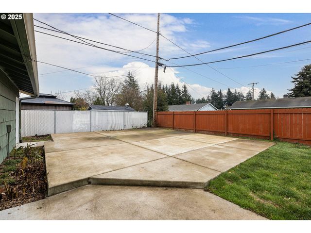 1137 Ne 193RD Ave, Portland, OR 97230