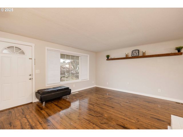 1137 Ne 193RD Ave, Portland, OR 97230