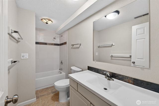 405 14th Avenue, Milton, WA 98354