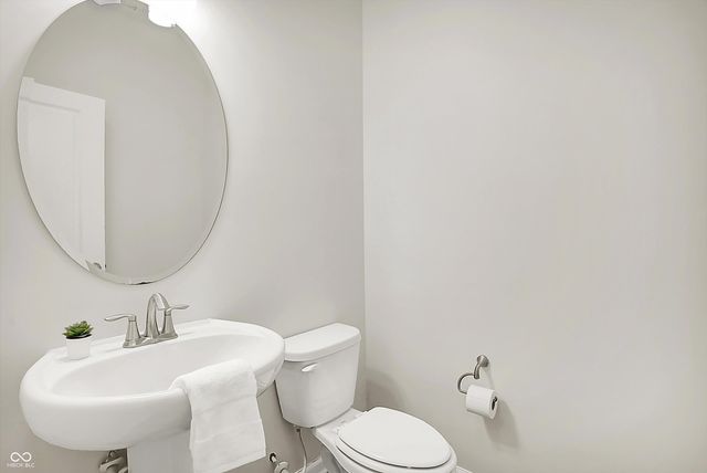 6390 Flag Stop Drive, Whitestown, IN 46075