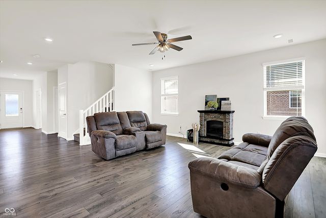 6390 Flag Stop Drive, Whitestown, IN 46075