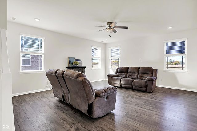 6390 Flag Stop Drive, Whitestown, IN 46075