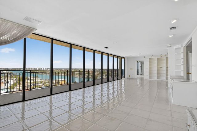 7650 BAYSHORE DRIVE 1105, Treasure Island, FL 33706